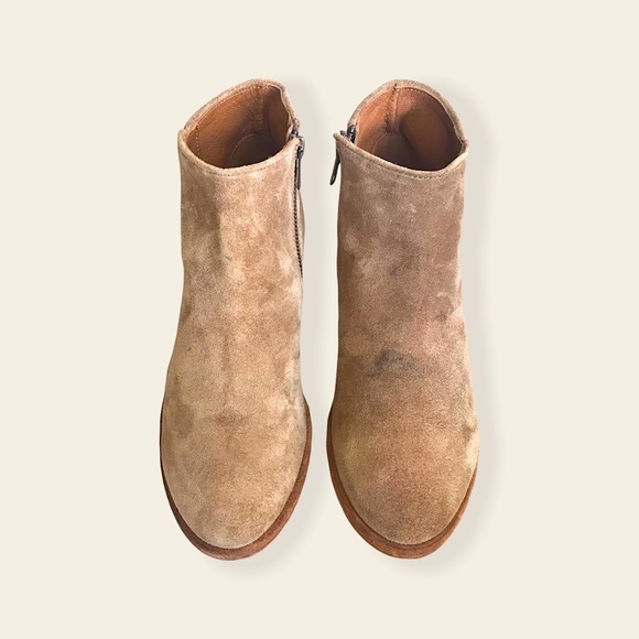 Frye Carson Piping Beige Suede Leather Low Heel Classic Minimalist Ankle Booties - Picture 7 of 16